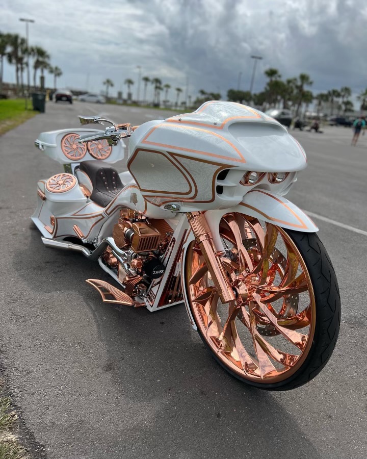Young Lace POWER OUTAGE custom pearl-white and rose-gold motorcycle