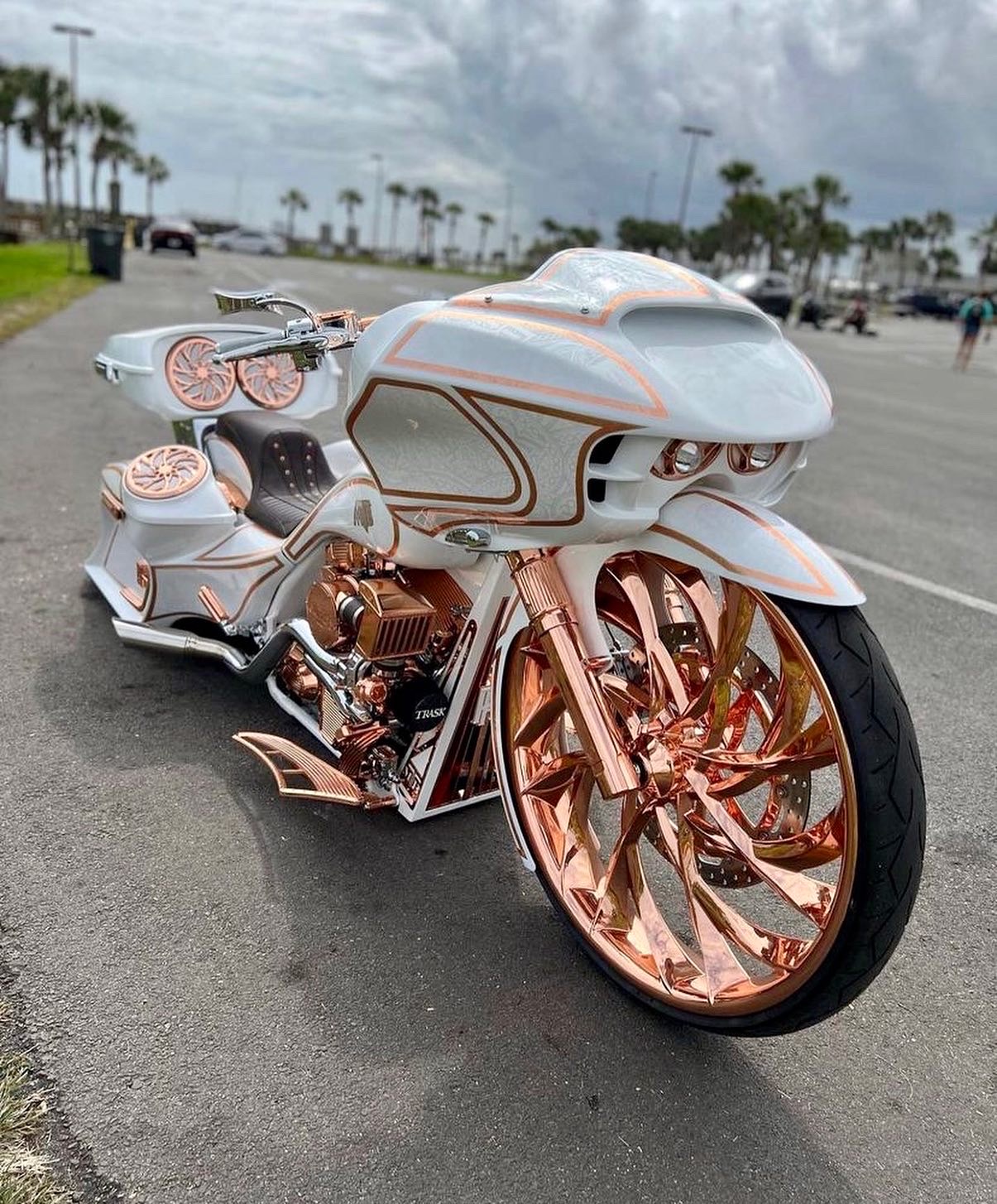 POWER OUTAGE exterior and rose-gold finish