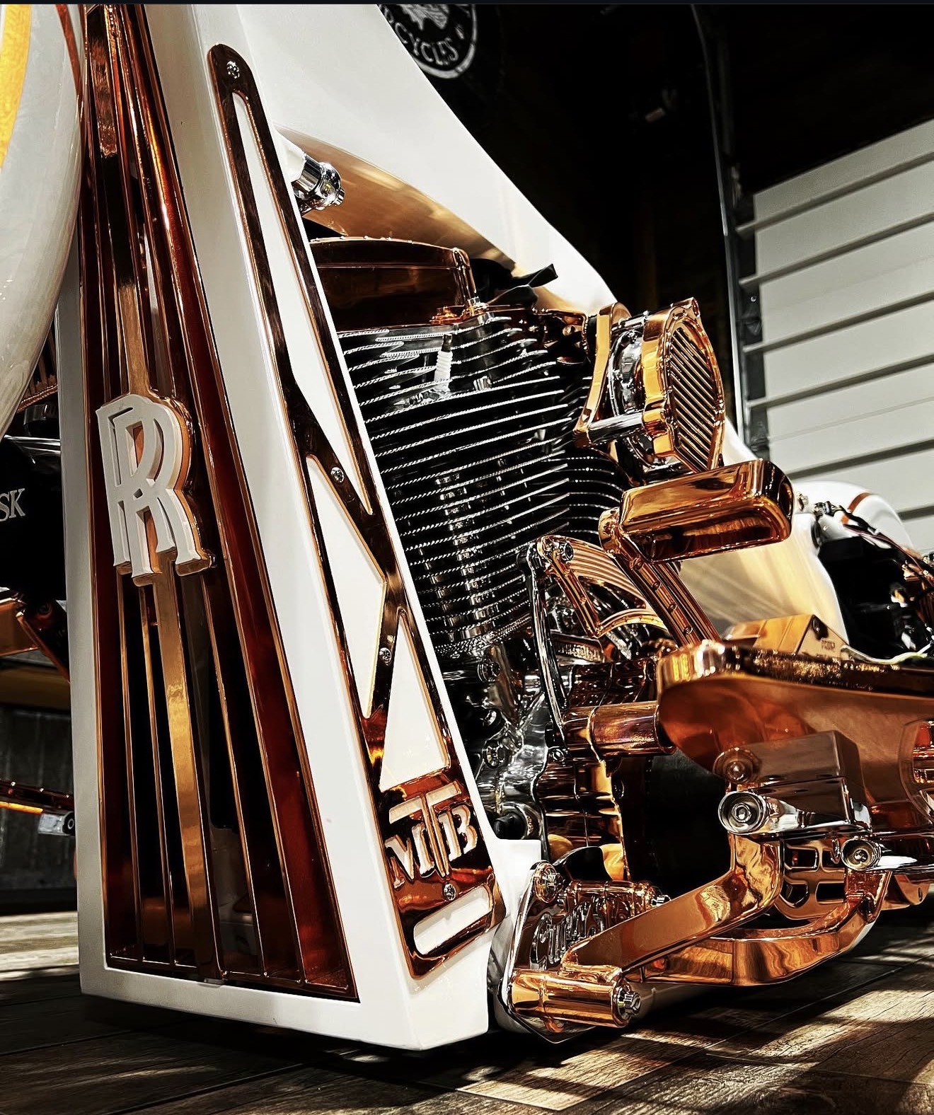 Rose-gold custom motor detailing